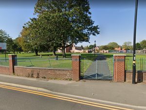 Supporting image for story: Teenager stabbed in the back twice in 'targeted attack' in Bearwood park