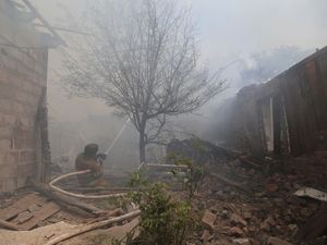 Supporting image for story: Russia fires drones at civilian areas of Ukraine after sacking transport chief
