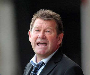 Chris Hutchings believes Walsall need an injection of experience after admitting his team can be naive.