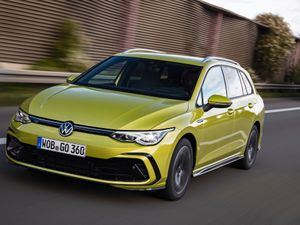 Supporting image for story: New Volkswagen Golf Estate hits the road priced from £24,575