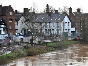Supporting image for story: Bewdley flood warning issued as 28-hour weather warning for rain starts