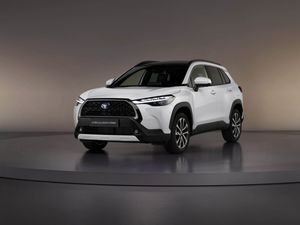 Supporting image for story: Toyota debuts Corolla Cross and Yaris GR Sport alongside hydrogen concept