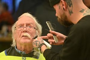 'Santa' says goodbye to the beard 