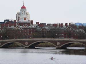 Supporting image for story: Judge extends order blocking ban on foreign students at Harvard