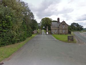 Supporting image for story: Earl seeks permission to repair stately home