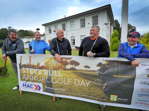 Supporting image for story: Steve Bull raises £8,000 for charity through golf days