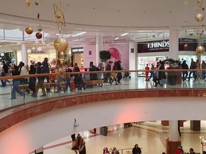 Supporting image for story: Shoppers head for shopping centres in search of festive bargains