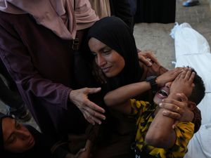 Supporting image for story: Israeli offensive in northern Gaza kills dozens and threatens hospitals