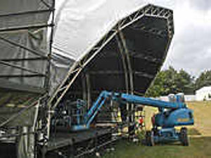 Supporting image for story: Brolly ban at Chase gig