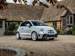 Supporting image for story: First Drive: Abarth’s 595 Esseesse is a flawed but fun hot hatch