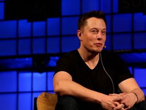 Supporting image for story: Elon Musk says he received ‘verbal approval’ to build huge Hyperloop route, but the US government says otherwise