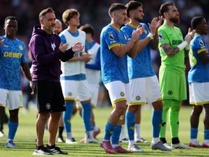 Supporting image for story: Vitor Pereira says Wolves players did not follow gameplan in loss at Bournemouth