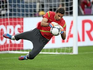 Supporting image for story: Wolves could complete signing of Portugal goalkeeper Rui Patricio next week