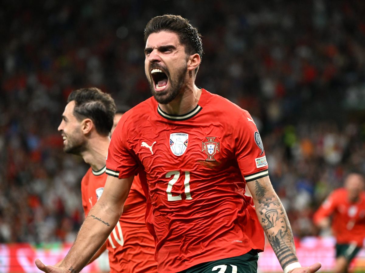 Battling Ireland undone at the death as Ruben Neves earns Portugal last-gasp win