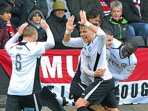 Supporting image for story: Hednesford Town 2 FC United of Manchester 1 - match report