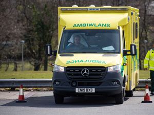 Supporting image for story: Ambulances face long delays outside hospitals in Wales, report finds
