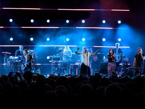 Supporting image for story: James left the orchestra at home but gave Civic fans a concert to savour