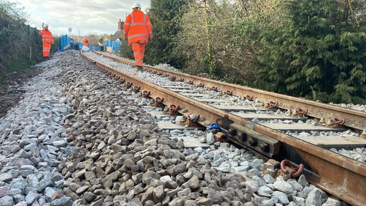 Essential maintenance work taking place to maintain safety and reliability on Heart of Wales railway line