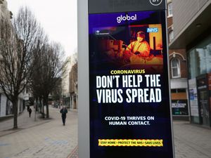 Supporting image for story: Isolation after contact with Covid-19 case could be cut to seven days – study