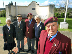 Supporting image for story: Veterans shun Remembrance Sunday parade over 'snub' to war dead