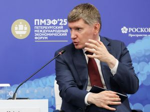 Supporting image for story: Russia ‘on brink of recession’, says economy minister