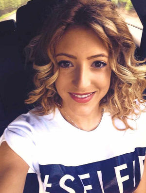 Have T-shirt, will pose - Jennifer Meierhans