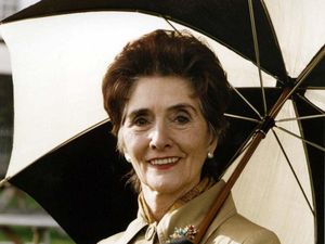 Supporting image for story: Lauren Branning and Lofty Holloway to return to EastEnders for Dot’s funeral