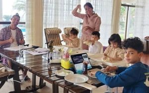 Ronaldo posts family pic 