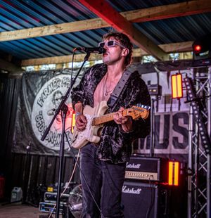 Brad Hunter and The Afterparty live at Farmer Phil's Festival