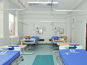 Supporting image for story: Coronavirus: Shropshire hospitals prepare to suspend non-urgent operations 