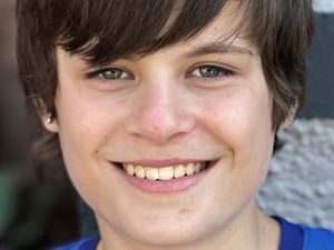 Supporting image for story: Body found in search for teenager missing at beach