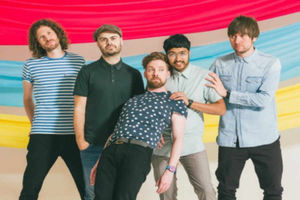 Supporting image for story: Kaiser Chiefs to play Uttoxeter Racecourse