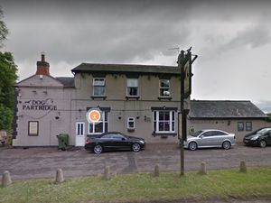 Supporting image for story: Pub hits back at 'rude' man who ordered Deliveroo pizza to beer garden because restaurant was booked up