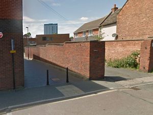 Supporting image for story: Two people robbed in Willenhall passage within days