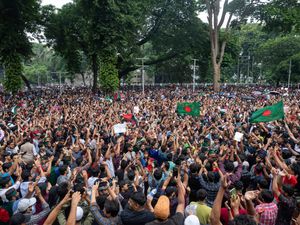 Supporting image for story: Renewed anti-government protests in Bangladesh leave nearly 100 dead
