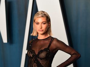 Supporting image for story: Hailey Bieber responds to pregnancy rumours after ‘Mom and Dad’ Instagram post