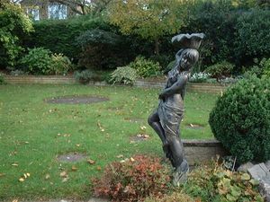 Supporting image for story: Statue of female is stolen from property