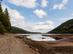 Supporting image for story: Reservoirs remain a lowest levels for decades despite recent rain