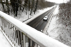 Snow on the A442 in Leegomery