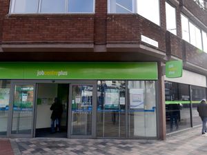 Supporting image for story: Unemployment falls in West Midlands as number in work nationally hits a high