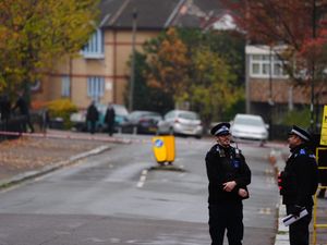 Supporting image for story: One dead and two injured after shooting in south-east London