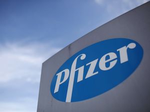 Supporting image for story: UK approves ‘life-saving’ Pfizer antiviral to help at-risk Covid patients