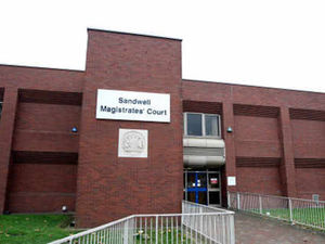 Supporting image for story: Bus driver fined for accident on crossing