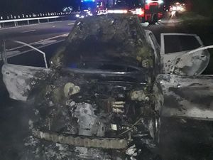 Supporting image for story: Car totally destroyed in M54 fire 