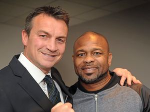Supporting image for story: Roy Jones Jnr a knockout with fans