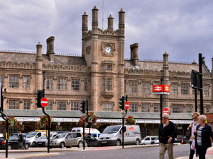 Supporting image for story: Shrewsbury station to be lit up in blue for NHS workers
