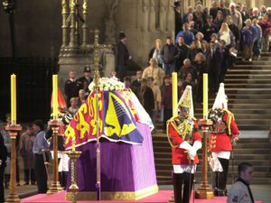 Supporting image for story: Details of how public can attend lying-in-state revealed with warning of queues