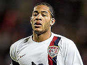 Supporting image for story: Wolves go cool in bid for Onyewu