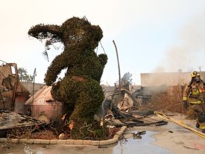 Supporting image for story: The Los Angeles landmarks from film and TV damaged by wildfires