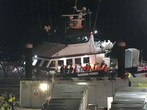 Supporting image for story: Migrant dies in Channel as arrivals believed to have hit 30,000 for year so far